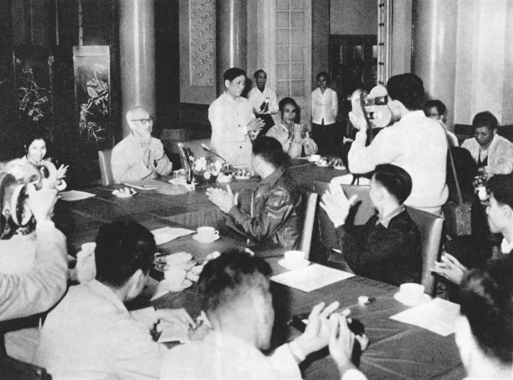 Bác Hồ với Công đoàn